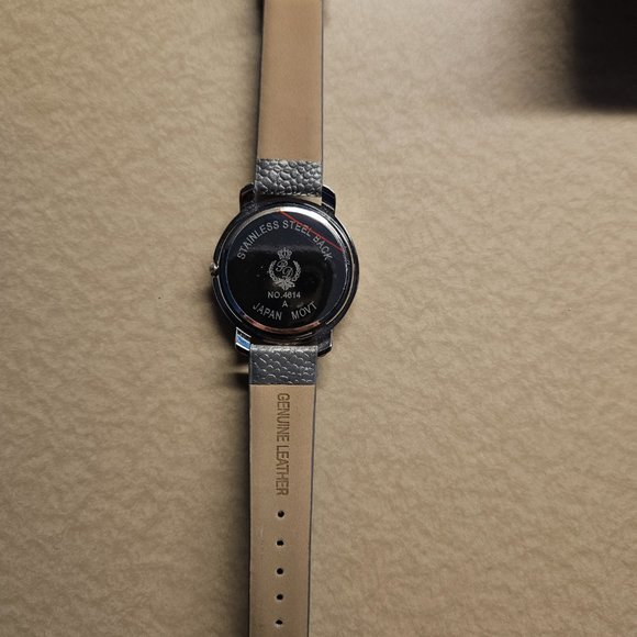 Watch - Picture 2 of 3